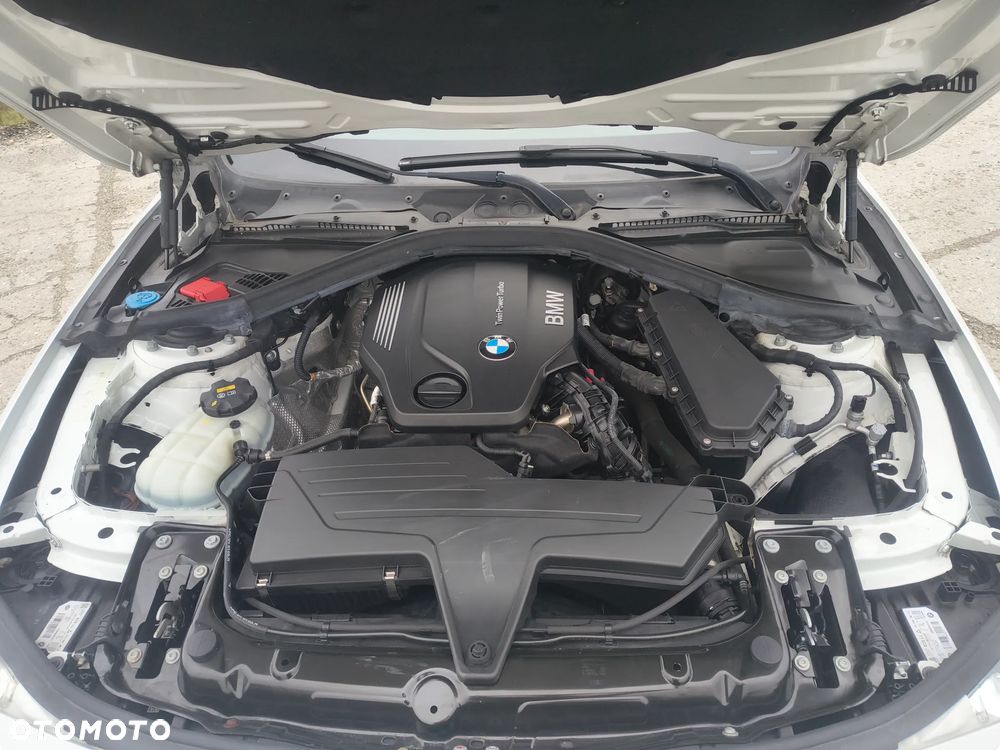 BMW Seria 3 320d Touring Sport Line - 34