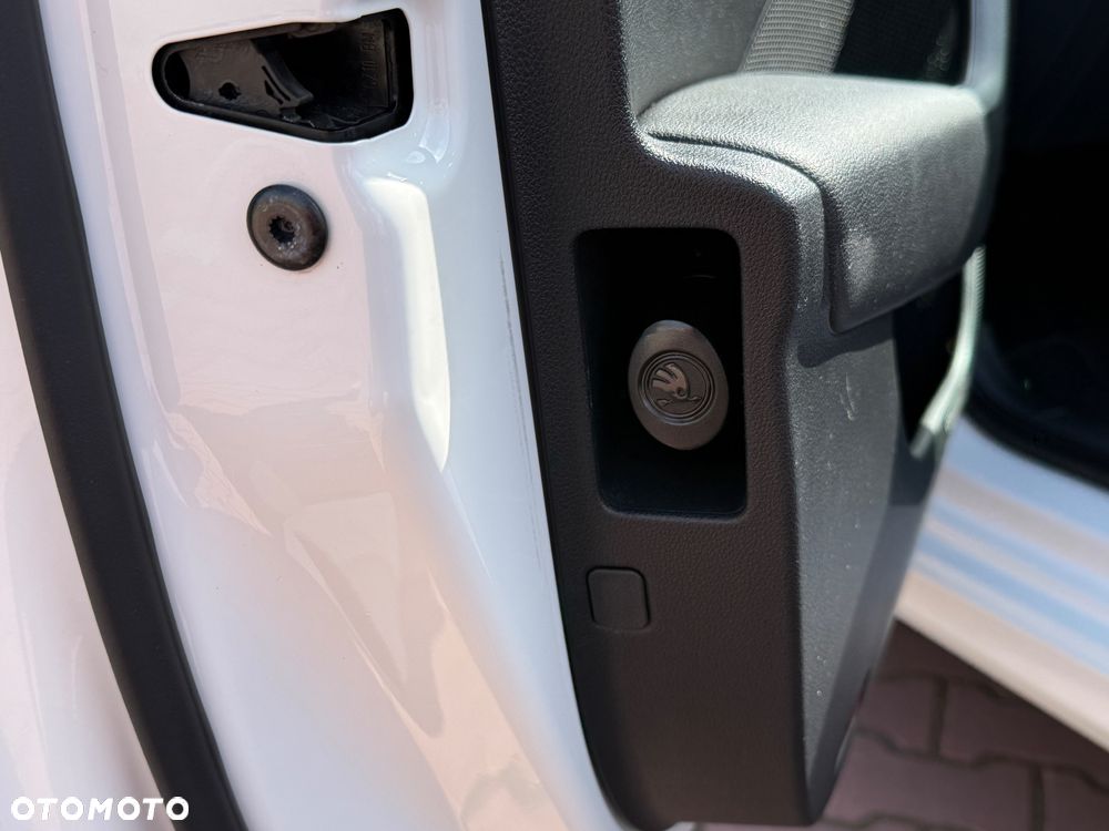 Skoda Octavia 2.0 TDI SCR Ambition DSG - 22