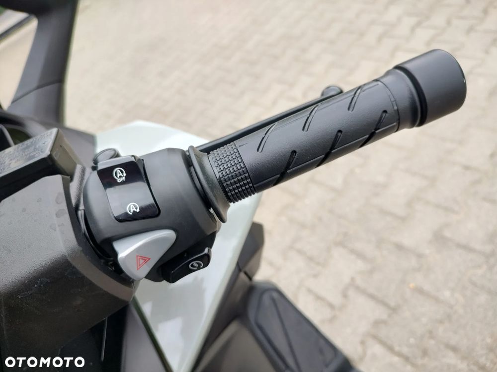 Honda NSS - 11