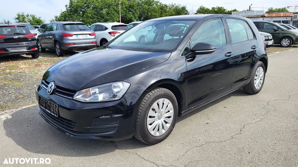 Volkswagen Golf - 1