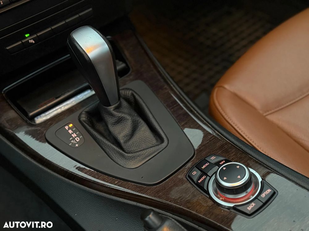 BMW Seria 3 ver-318d-dpf-aut-edition-exclusive - 14