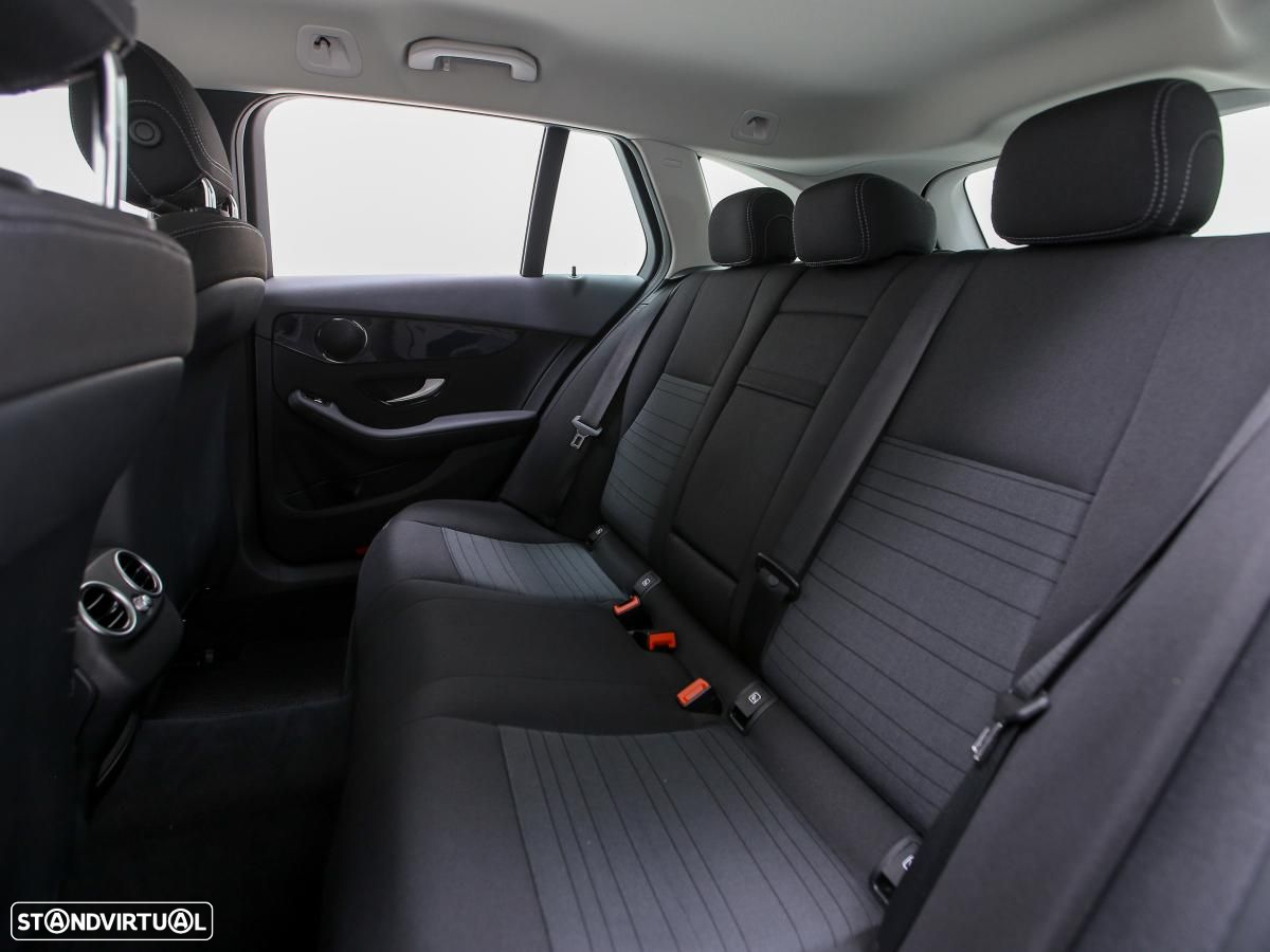 Mercedes-Benz C 300 de Avantgarde - 11