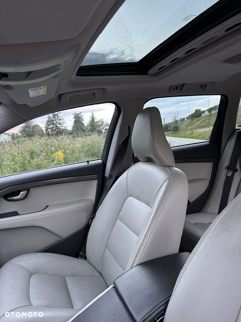 Volvo XC 70 D4 AWD Summum - 4