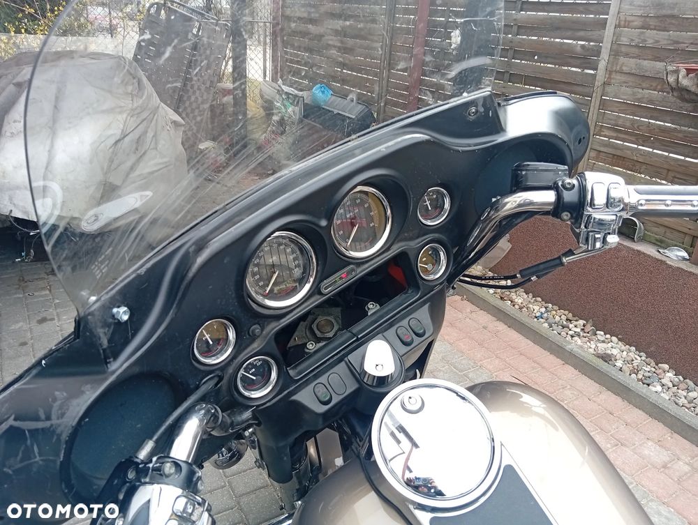 Harley-Davidson FLH Electra Glide - 11