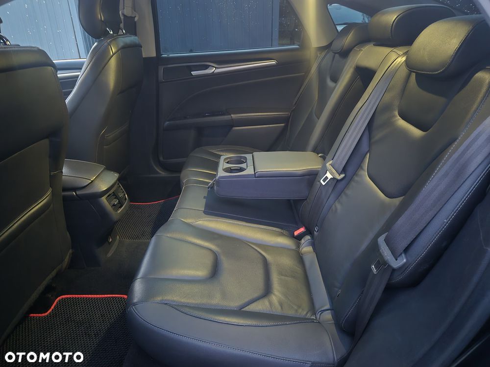 Ford Fusion - 8