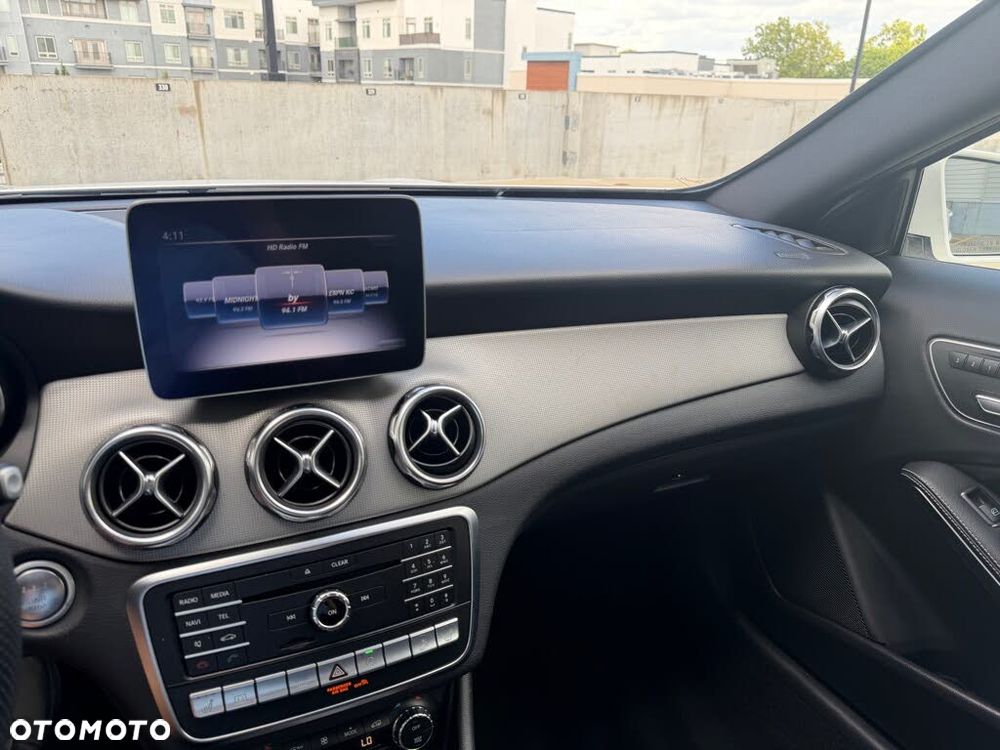 Mercedes-Benz GLA - 14