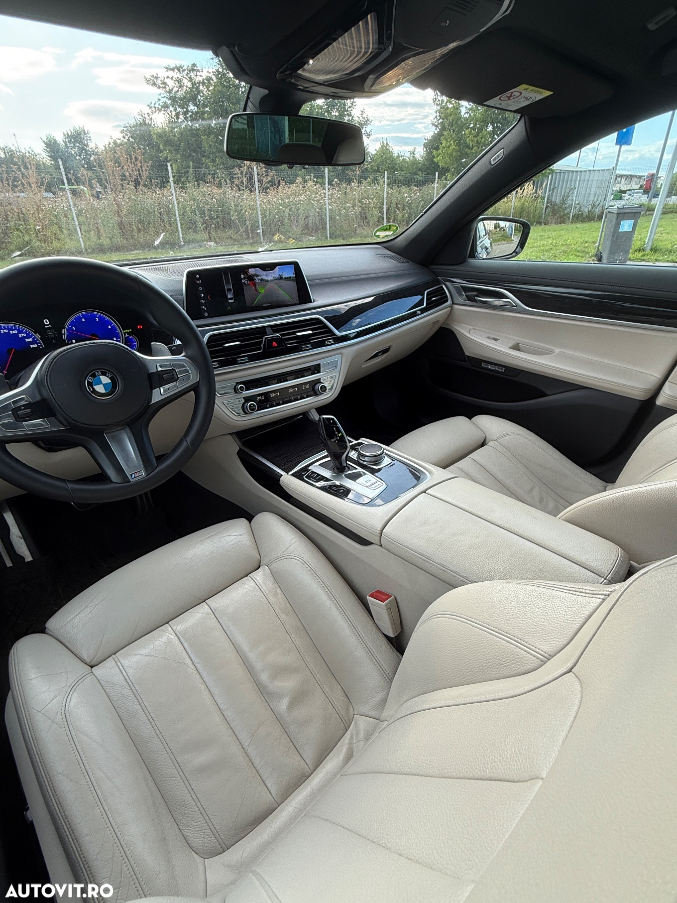 BMW Seria 7 730d xDrive MHEV - 11