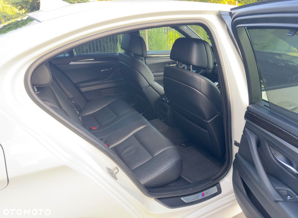 BMW Seria 5 535d xDrive - 14