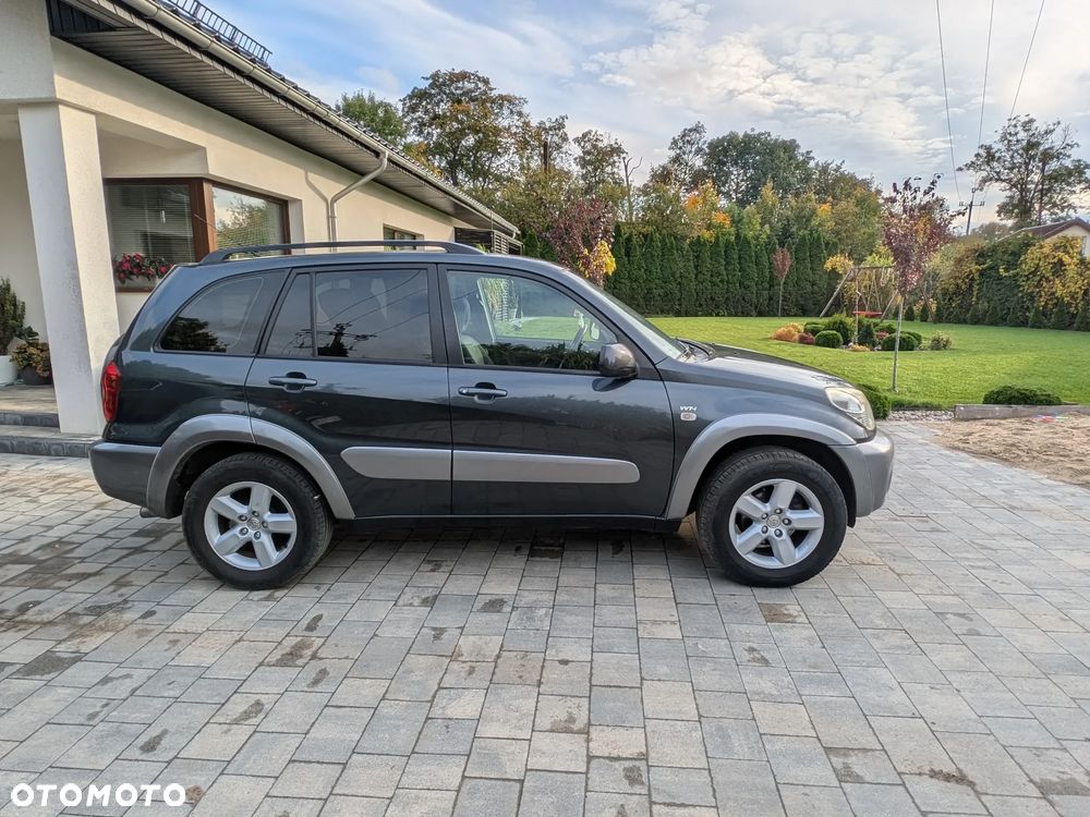 Toyota RAV4 - 4