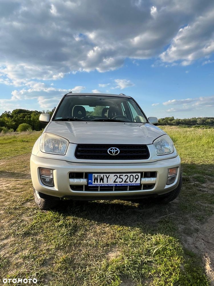 Toyota RAV4 - 6