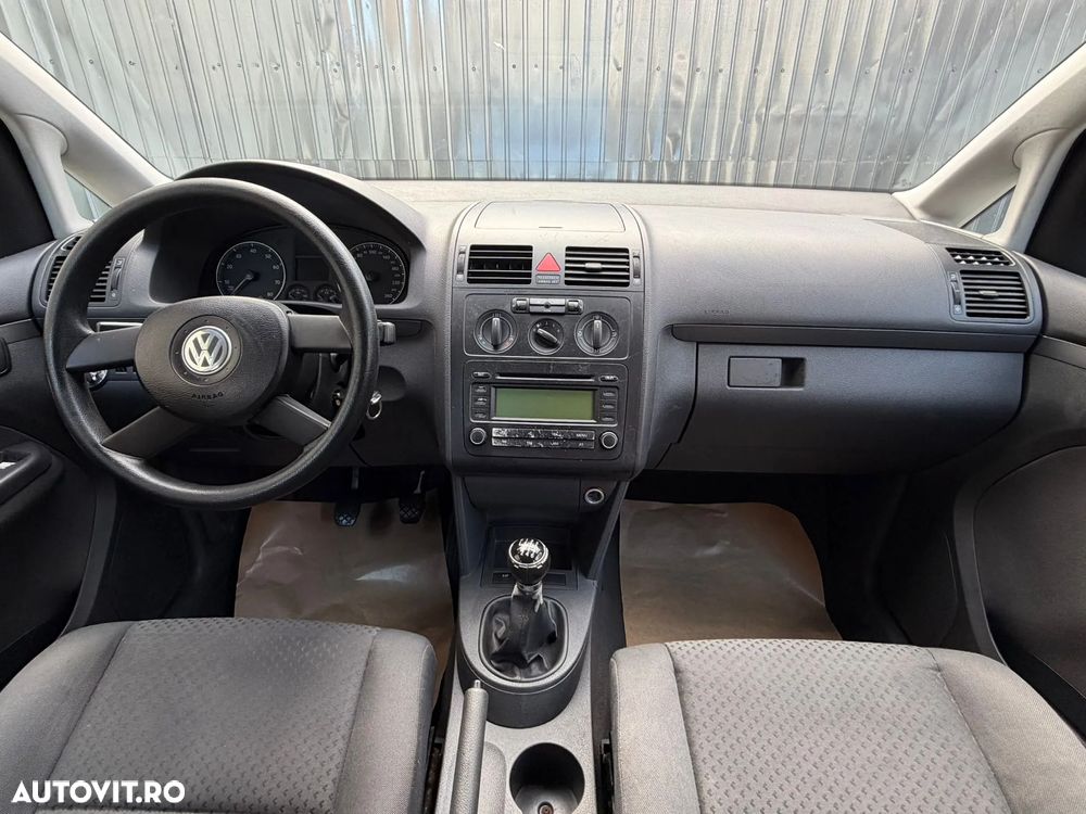 Volkswagen Touran - 5