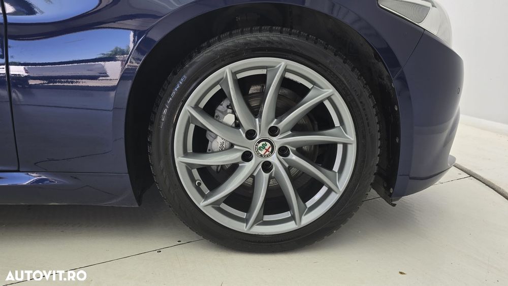 Alfa Romeo Giulia 2.0 Turbo RWD AT8 Super - 23
