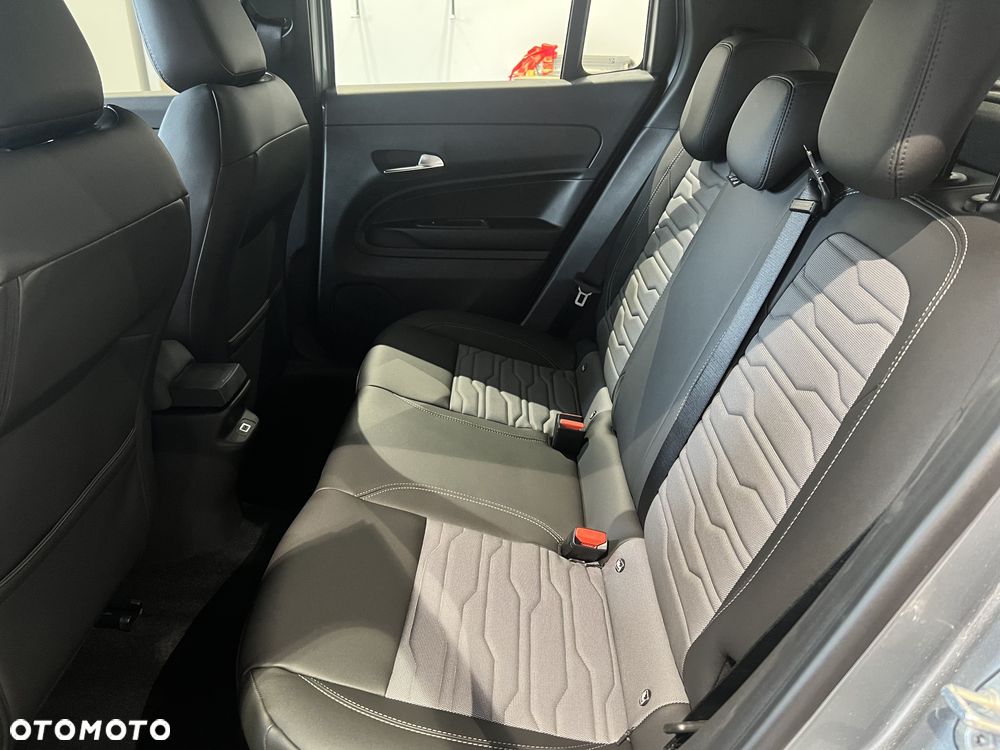 Jeep Avenger 1.2 T3 mHEV Upland 4xe eDCT6 - 16