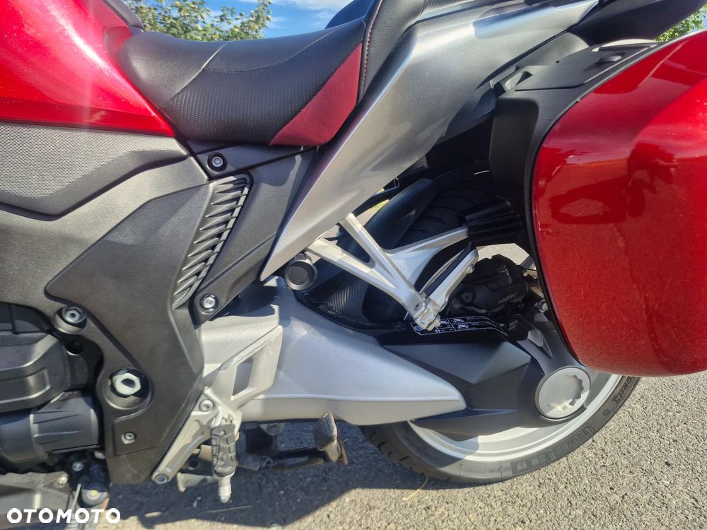 Honda VFR - 11