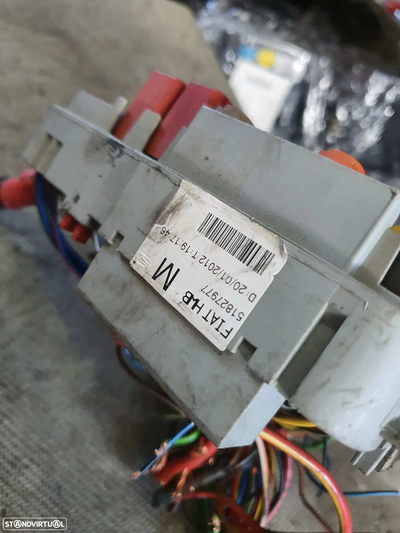 CAIXA FUSIVEIS FIAT PUNTO 05- / 51827977 - 2