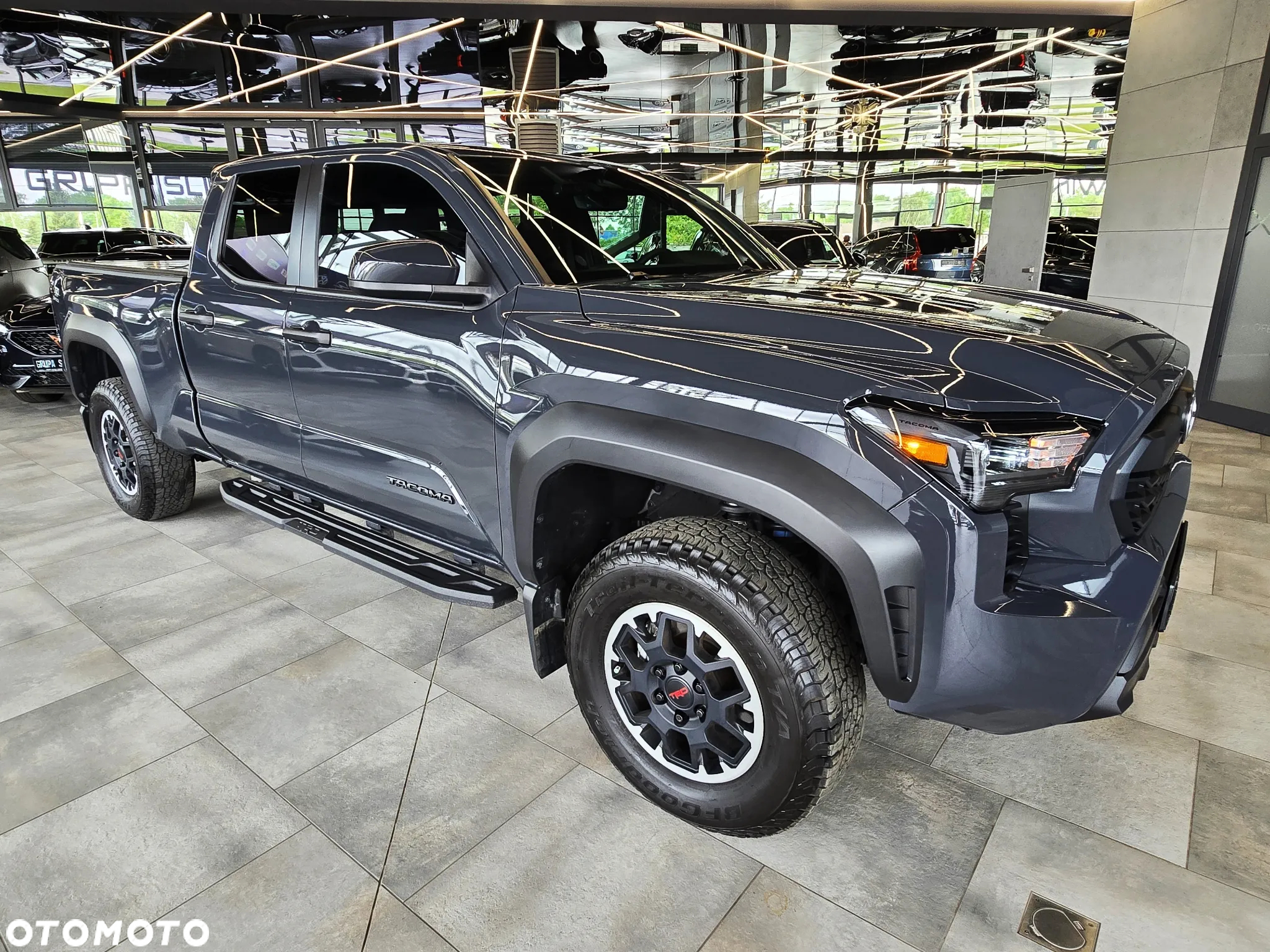 Toyota Tacoma - 12