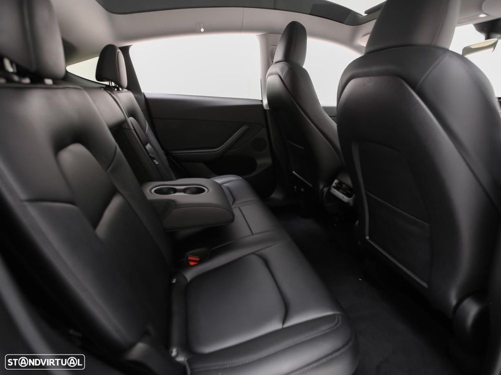 Tesla Model Y RWD - 12