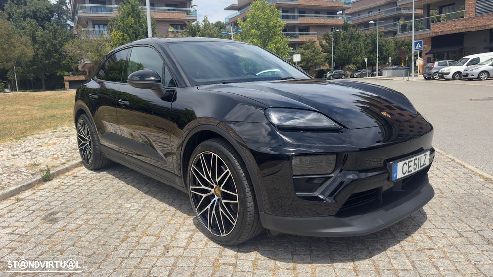 Porsche Macan Electric 4 - 3
