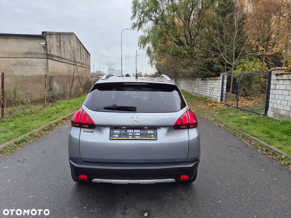 Peugeot 2008 1.6 BlueHDi Allure S&S - 7