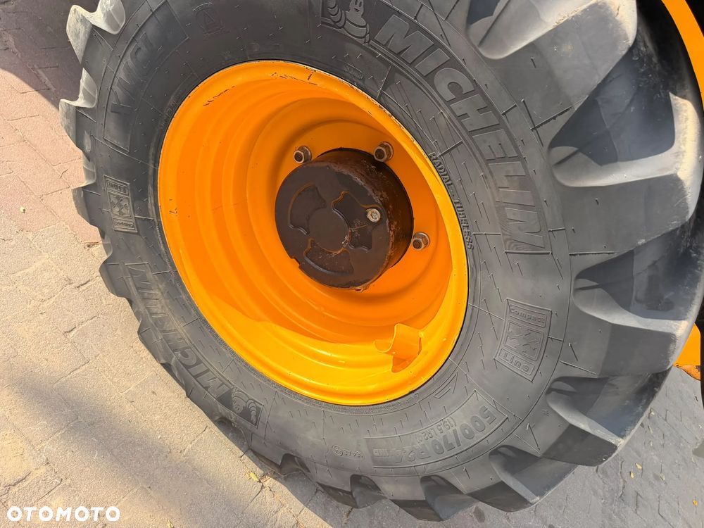JCB 541-70 AGRI SUPER - 23