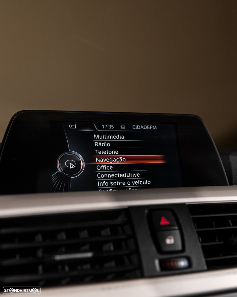 BMW 320 d Pack M - 13