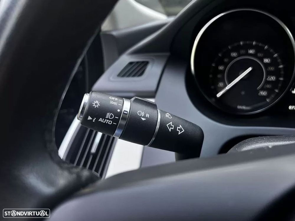 Jaguar E-Pace 2.0 i4D R-Dynamic S - 32