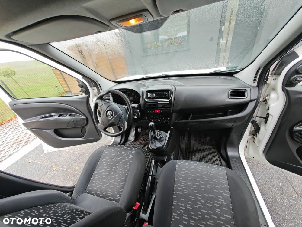 Opel COMBO - 21