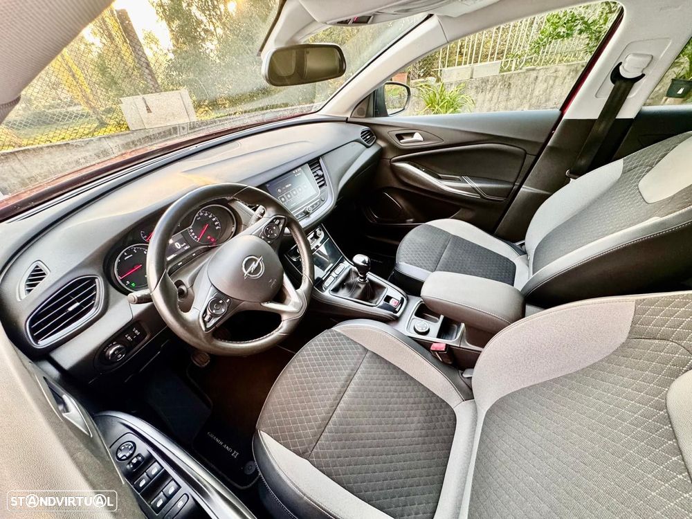 Opel Grandland X 1.2 T Business Edition - 37