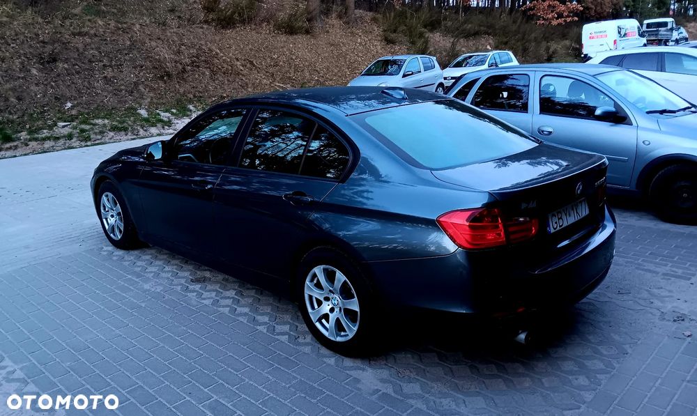 BMW Seria 3 320d - 8