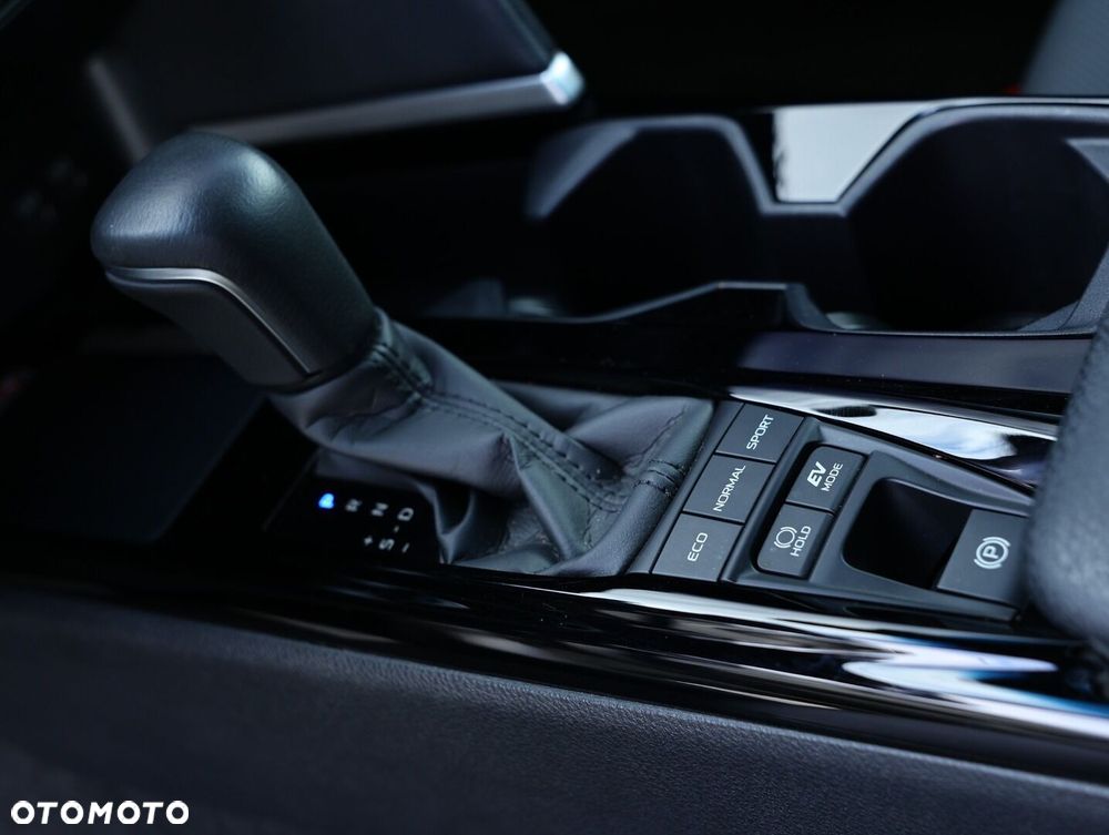 Toyota Camry - 16