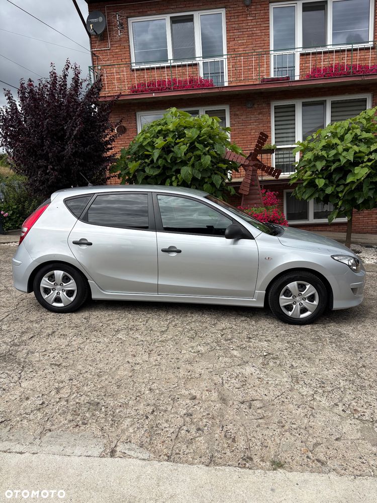 Hyundai i30 1.4 Classic + - 8