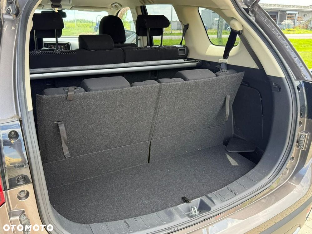 Mitsubishi Outlander 2.0 Intense Comfort 4WD CVT - 19
