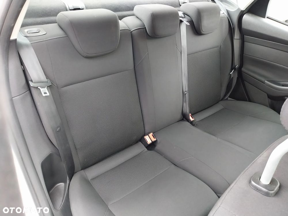 Ford Focus 1.6 Trend - 8