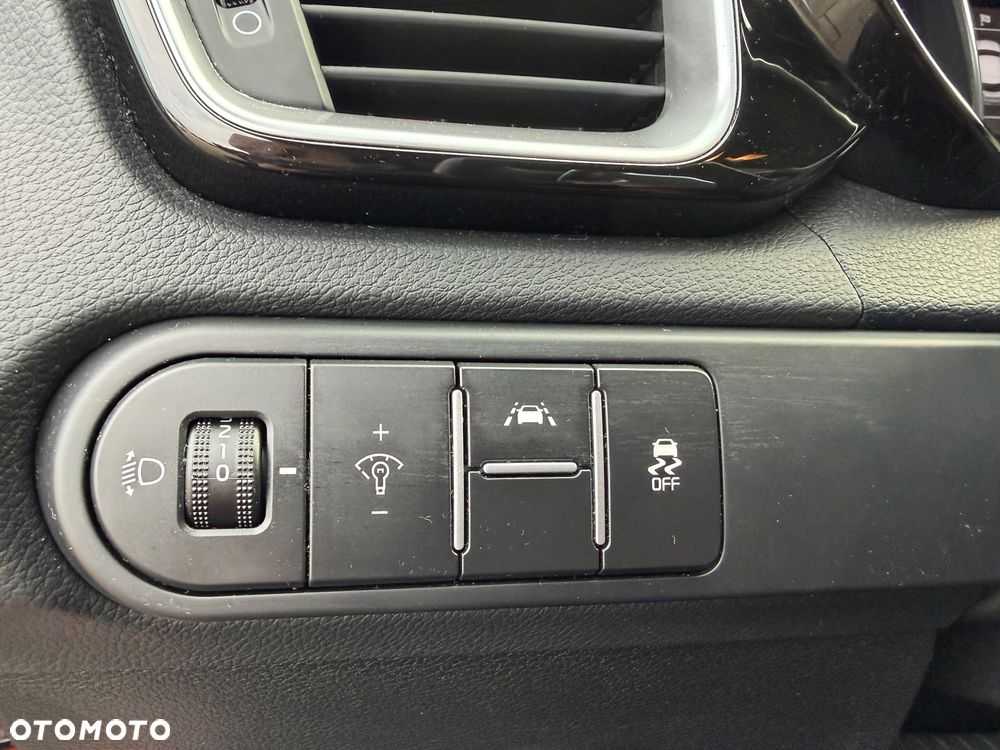 Kia XCeed 1.5 T-GDI L Business Line DCT - 30