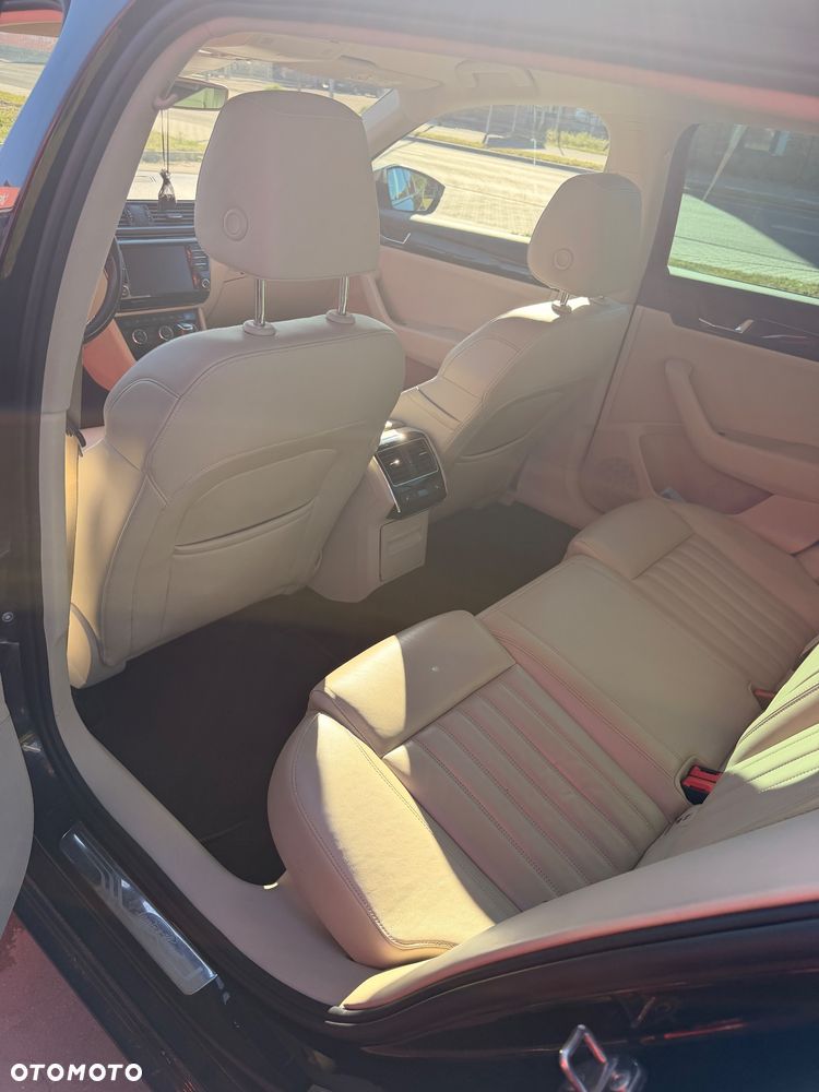 Skoda Superb 2.0 TDI L&K DSG - 9