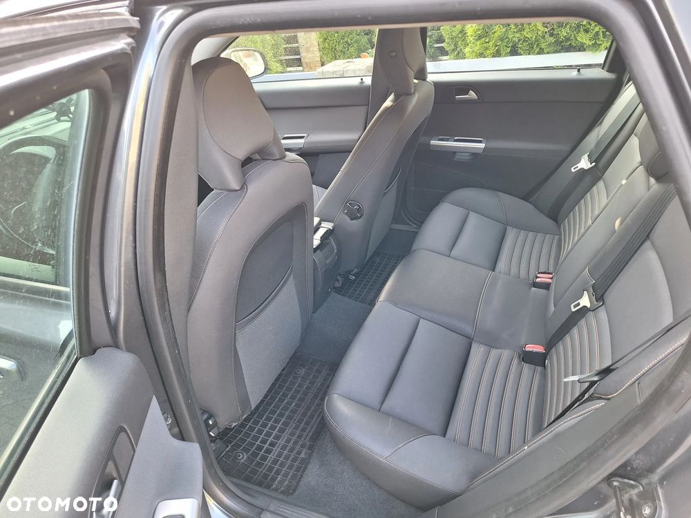 Volvo V50 D3 Momentum - 8