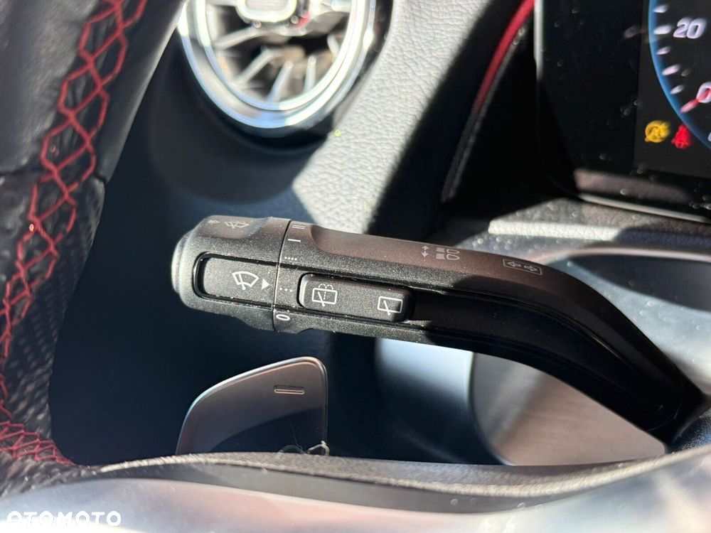 Mercedes-Benz GLB - 20