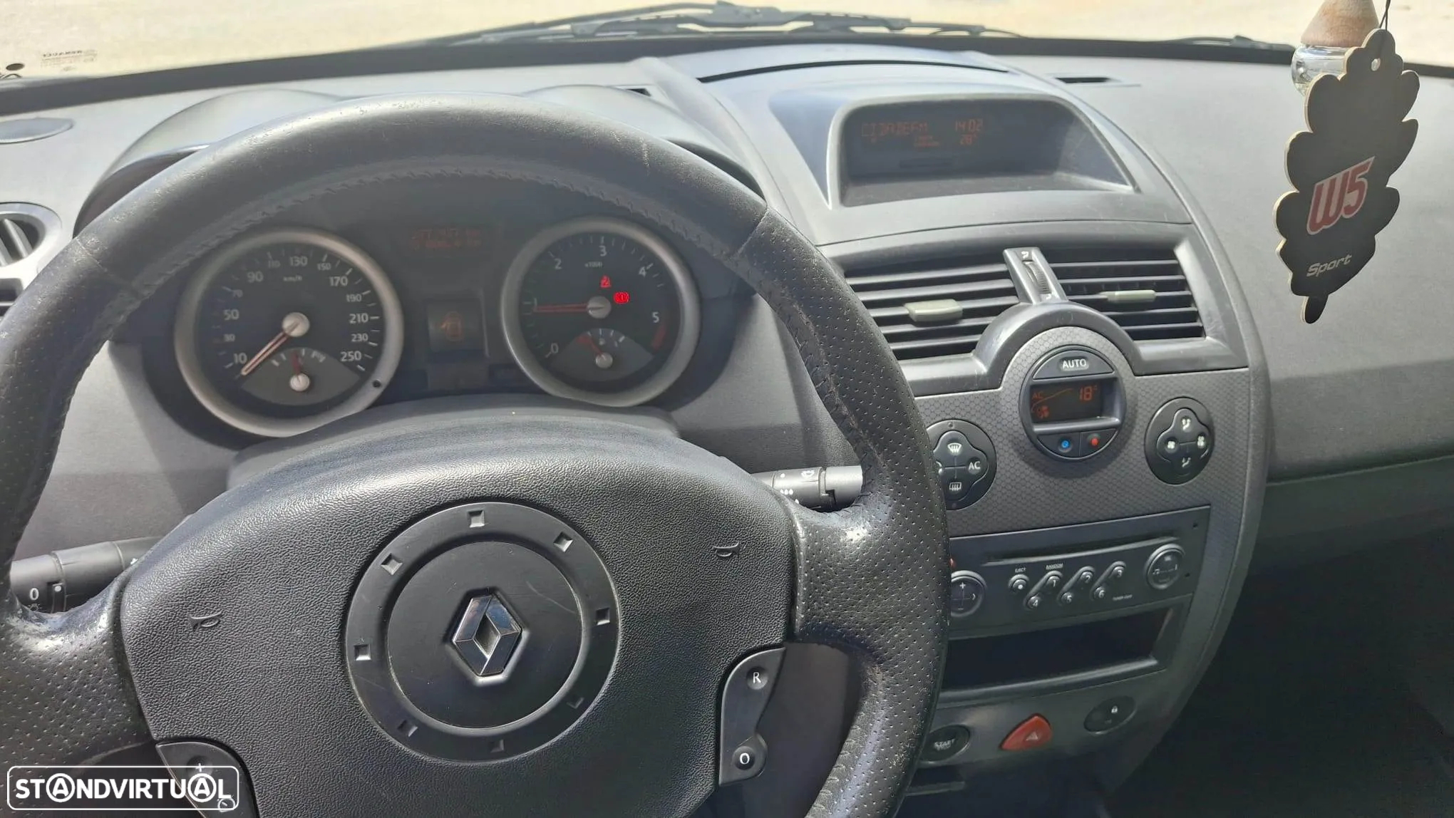 Renault Mégane 1.5 dCi Confort Dynamique - 8