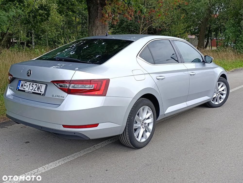 Skoda Superb 2.0 TDI Ambition - 4