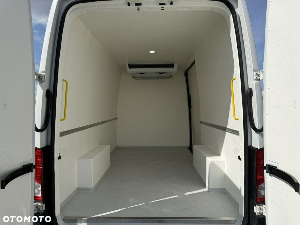 Volkswagen Crafter - 23