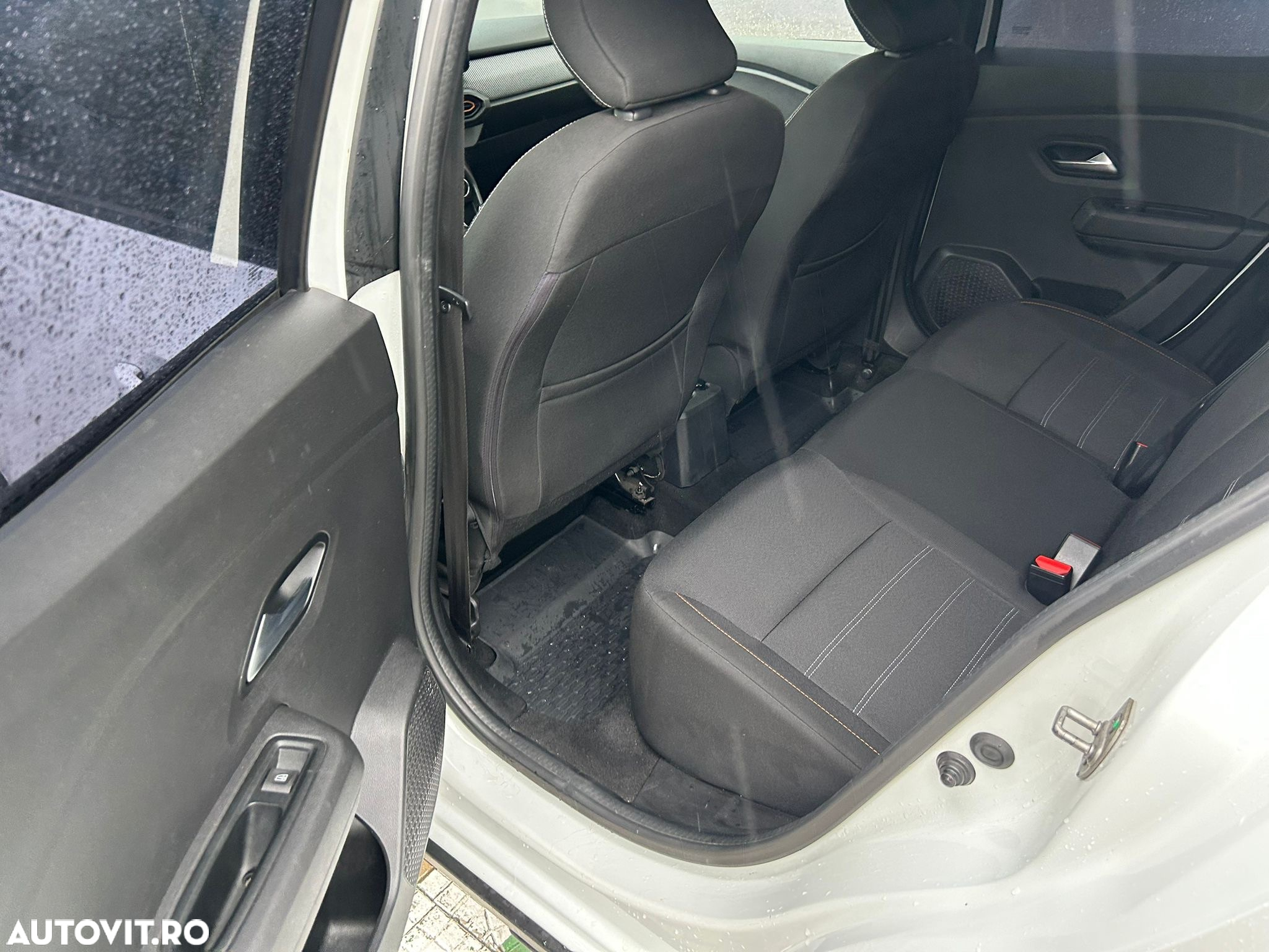Dacia Sandero Stepway TCe 90 MT6 Comfort - 11