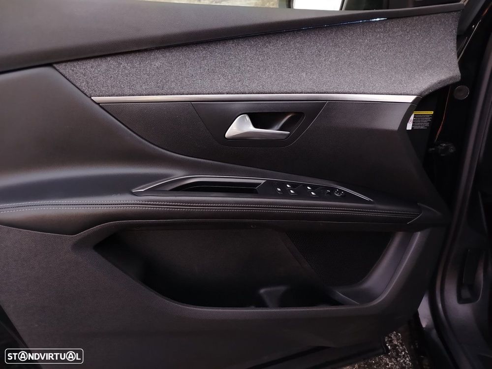 Peugeot 5008 1.2 PureTech Allure - 21