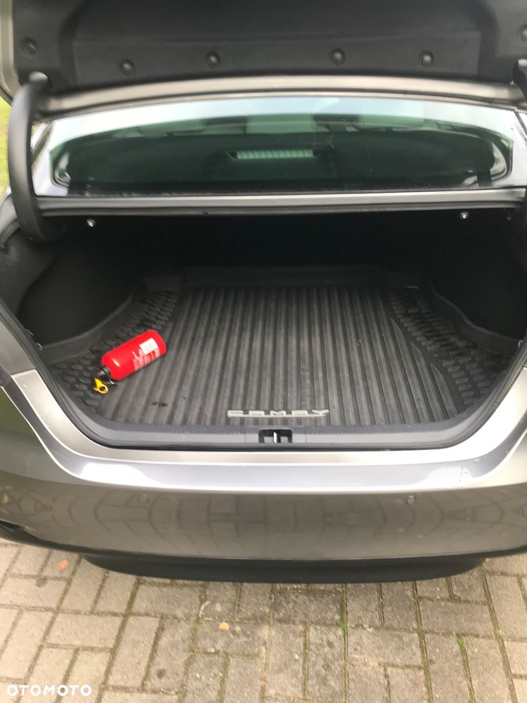 Toyota Camry 2.5 Hybrid Prestige CVT - 8