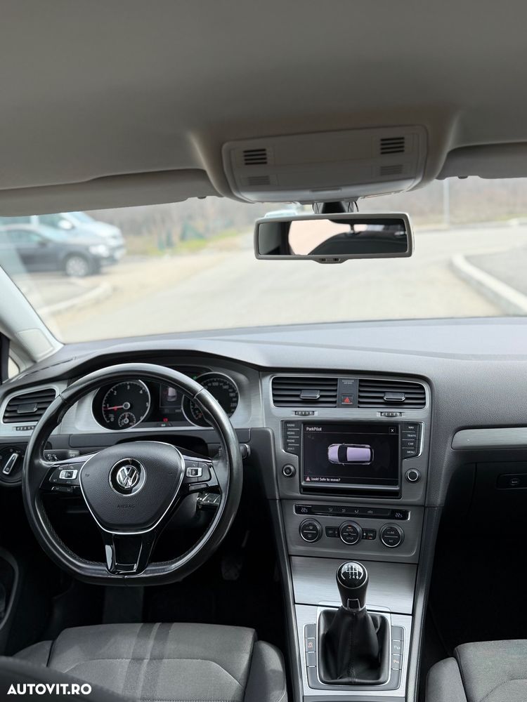 Volkswagen Golf - 9