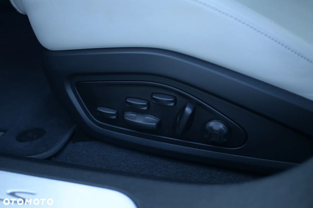 Porsche Taycan 4S Performance Plus - 15