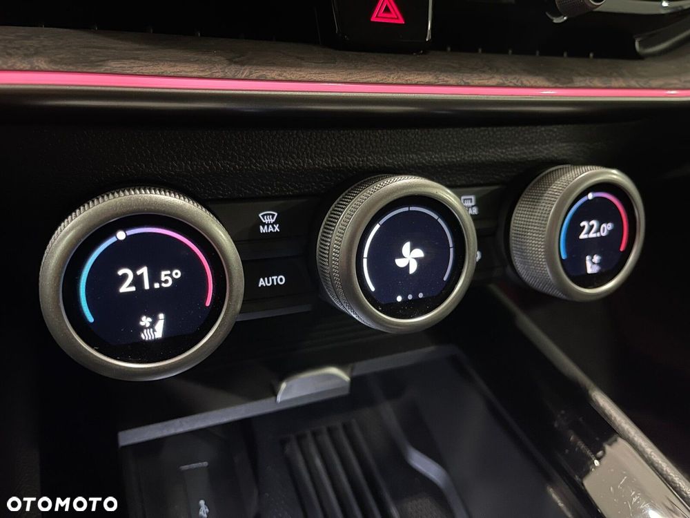 Skoda Superb 2.0 TDI SCR L&K DSG - 23