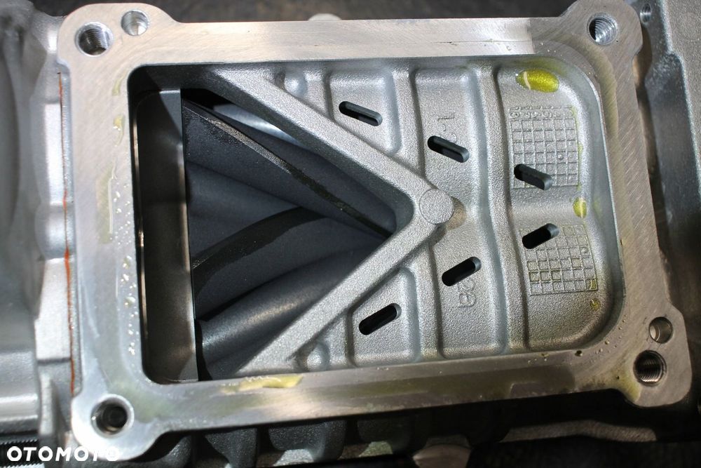 VOLVO V90 S90 XC90 XC60 V60 S60 SPRĘŻARKA KOMPRESOR T6 T8 31441749 - 2