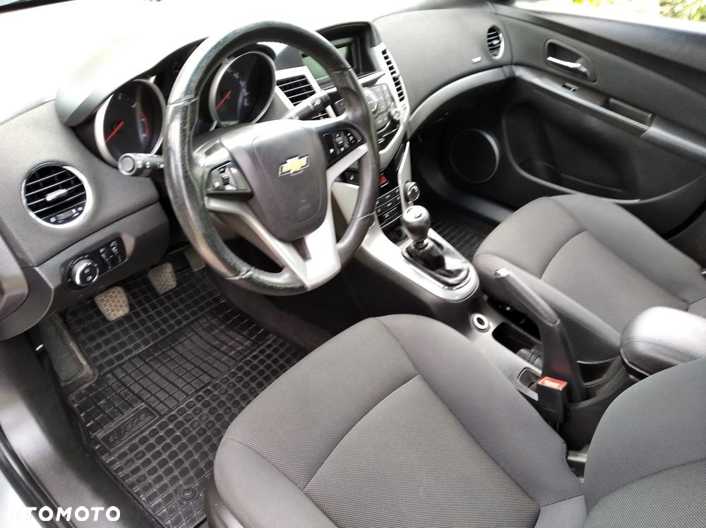 Chevrolet Cruze 1.6 LS - 22