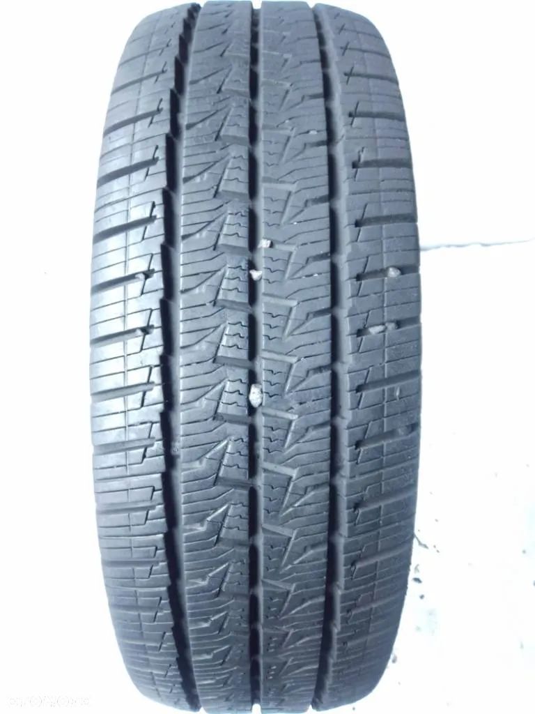 Continental VanContact Camper 225/75 r16cp 118r 2022 - 1