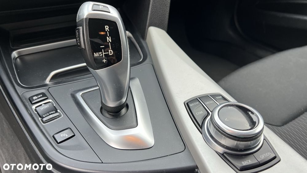 BMW Seria 3 318d Advantage - 14